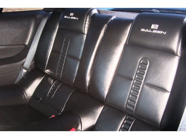 Leather covered back seats. (car_0010.jpg, 640w x 480h )