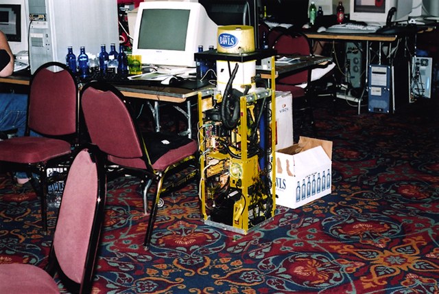 Contrary to appearance, this liquid-cooled rig does not run on Bawls. (qcon2003_07.jpg, 640w x 430h )