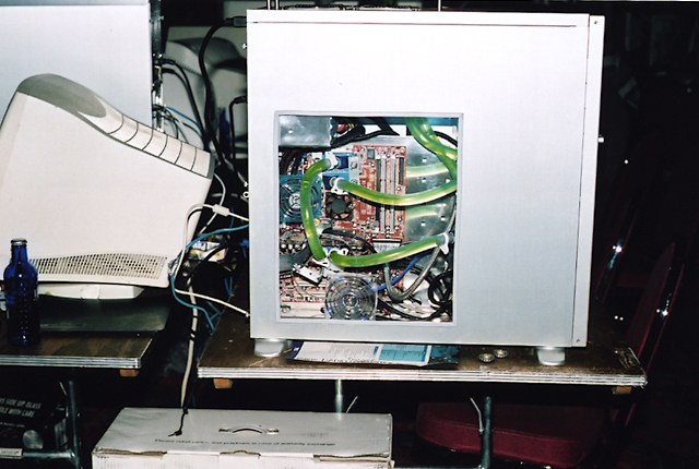 A liquid-cooled gaming rig in the BYOC . . . (qcon2003_42.jpg, 640w x 430h )