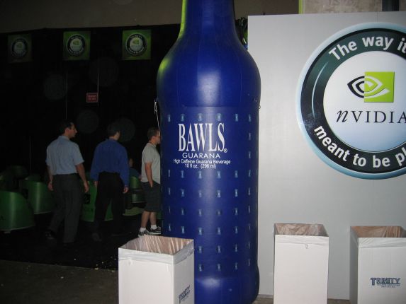 All bow before the great, giant Bawls bottle … (qc041006.jpg, 573w x 430h )