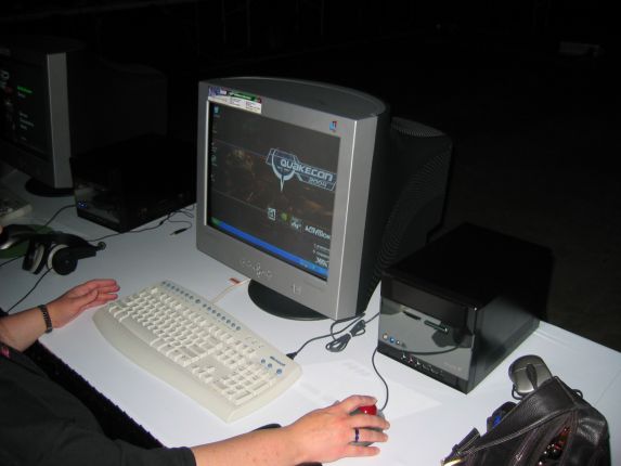 The standard Quakecon tourney machine: Shuttle Case, AMD 3400XP Proc, 1GB RAM, GeForce 6800GT, 19" CRT (qc041013.jpg, 573w x 430h )