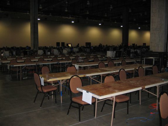 Last Thursday night and there were still plenty of seats in the BYOC (qc041022.jpg, 573w x 430h )