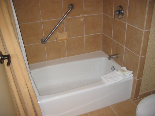 The tub (it is a very nice shower, by the way). (qc050021.jpg, 640w x 480h )