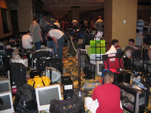 More people waiting to get into the BYOC Wednesday night. (qc050039.jpg, 640w x 480h )