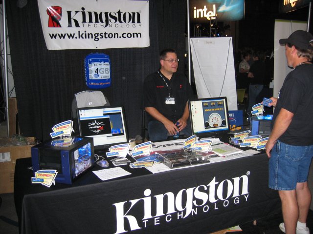 You could learn everything you ever wanted to know about memory at the Kingston booth. (qc052025.jpg, 640w x 480h )