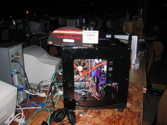 This rig not only looked nice but scored 15,827 in the Alienware benchmarks.  Not bad! (qc053021.jpg, 640w x 480h )