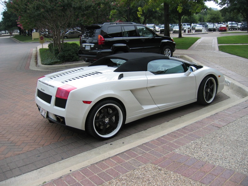This was parked by the front door … A white Lamborghini. (qc070015.jpg, 800w x 600h )