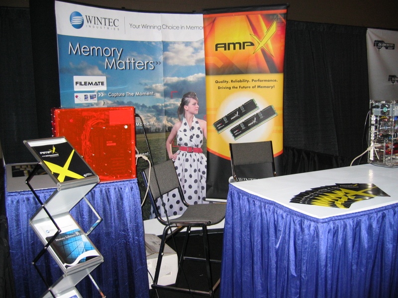 Who is WinTec Industries?  Appealing backdrop though. (qc071027.jpg, 800w x 600h )
