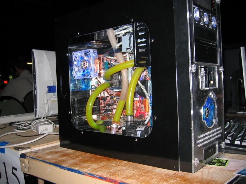 Another water-cooled rig. (qc073007.jpg, 800w x 600h )