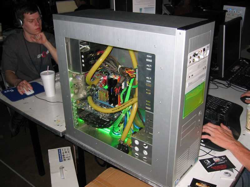 More water-cooling. (qc073034.jpg, 800w x 600h )