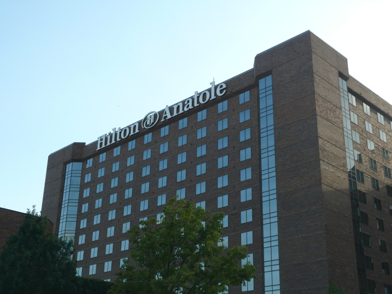 After a grueling 8 mile trip, we arrived at the Hilton Anatole (qc080010.jpg, 800w x 600h )