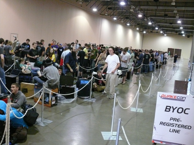 Turns out there was a problem and we were shown to the BYOC pre-registration waiting line :-( (qc090011.jpg, 800w x 600h )