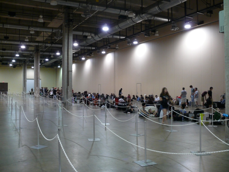 The BYOC waiting list line has grown a bit in the last two hours (qc090016.jpg, 800w x 600h )