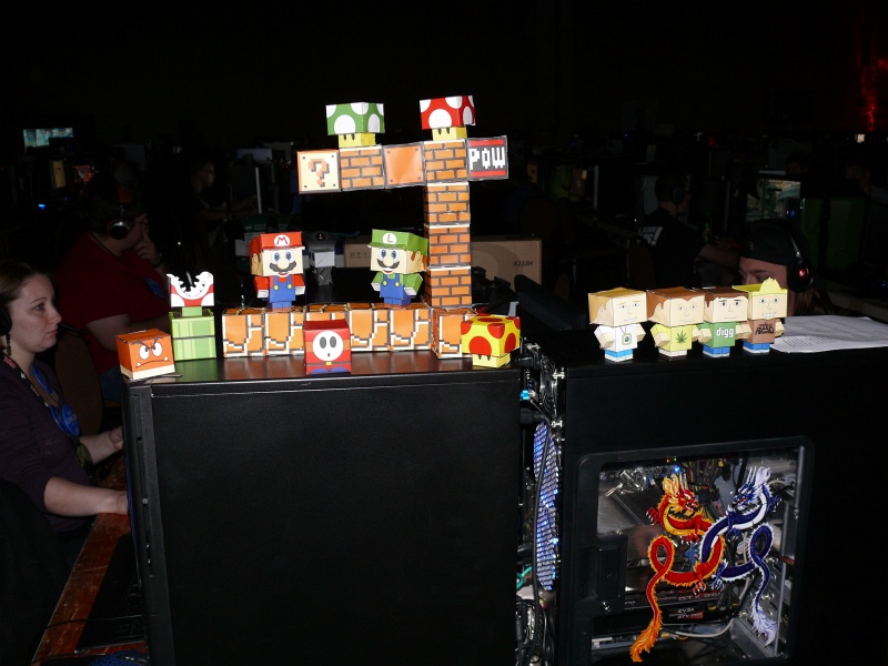Super Mario Bros. blocks (qc090047.jpg, 800w x 600h )