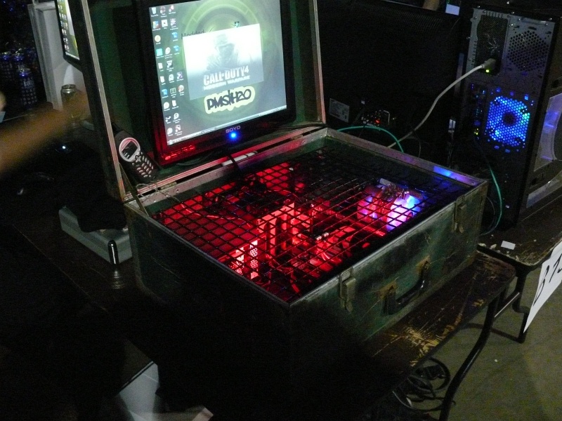 This suitcase mod as the PC in the base and the LCD monitor mounted in the lid (qc090076.jpg, 800w x 600h )