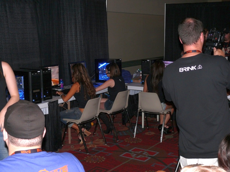 Most of the Quakecon Girls had console experience but did not want to stop playing Quake Live. (qc100023.jpg, 800w x 600h )