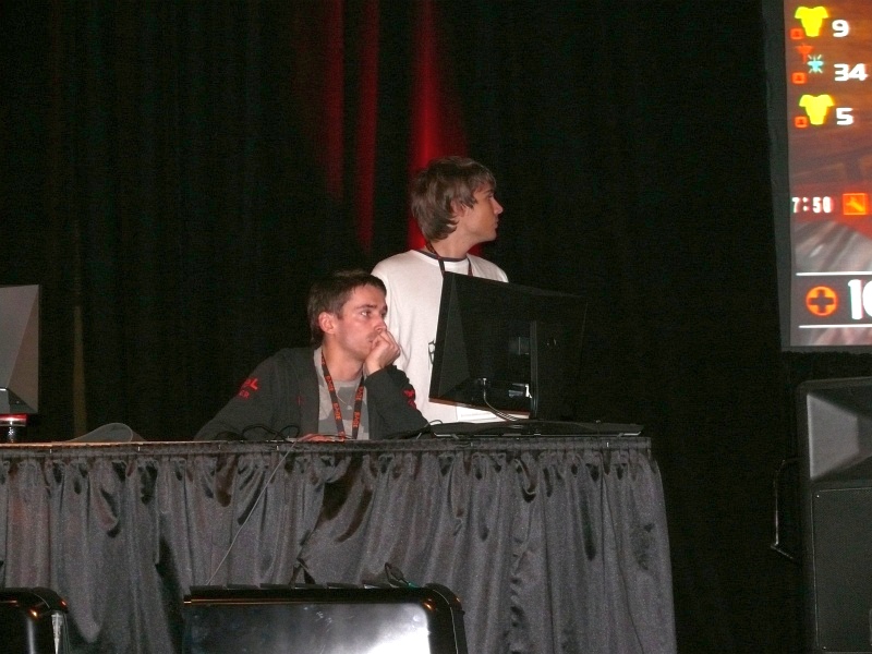 Cooller and Cypher chat before the 1v1 Masters Tournament finals. (qc100043.jpg, 800w x 600h )