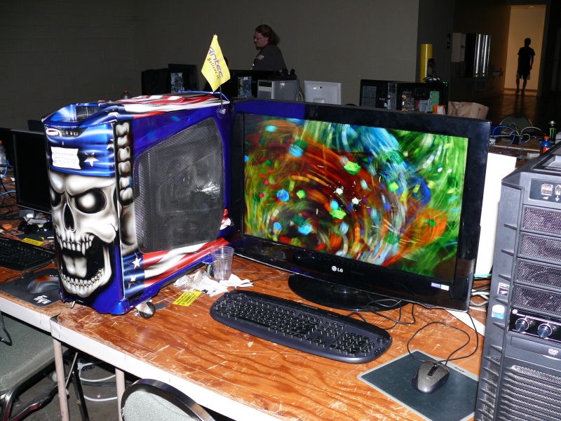 Nice paint job on the case and interesting wallpaper on the monitor. (qc100055.jpg, 800w x 600h )