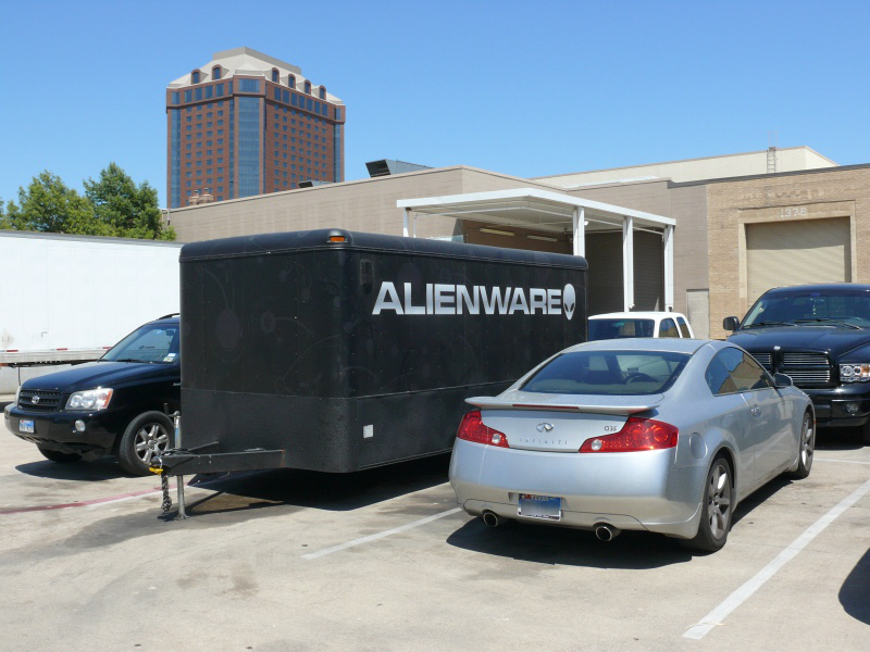 Alienware is in da house. (qc110003.jpg, 800w x 600h )
