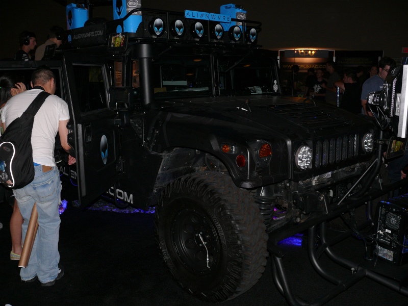 Of course, the Alienware Hummer was here. (qc110010.jpg, 800w x 600h )