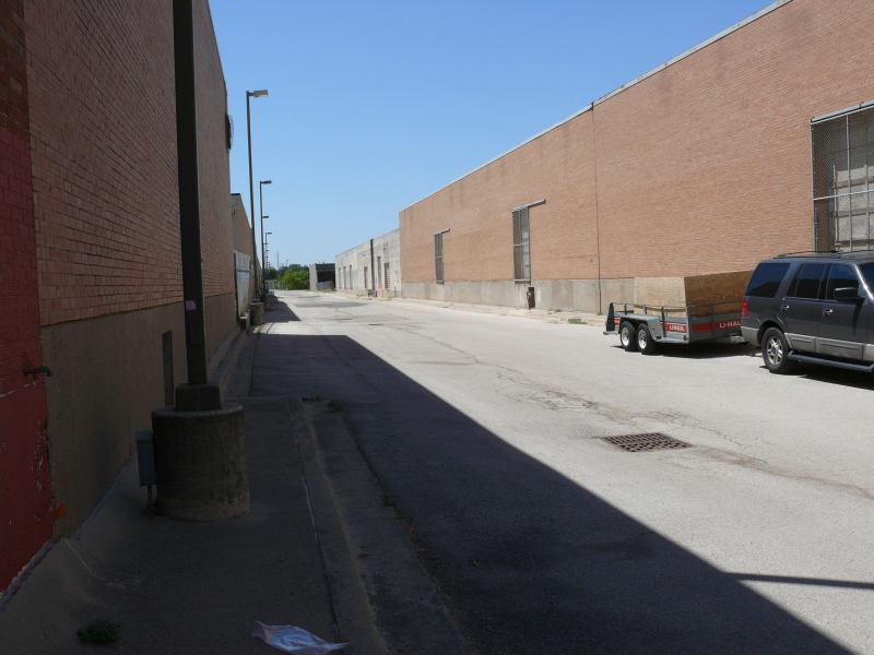 When the on-site parking is full and the overflow lot is full, the signs say to park … Here! (qc110002.jpg, 800w x 600h )